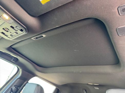 Used 2025 Toyota Tacoma TRD Off-Road w/ TRD Off Road Premium Package image 18