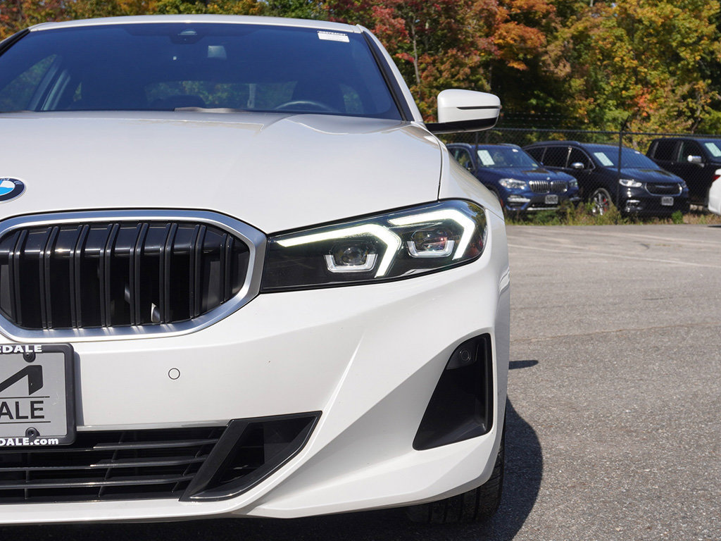 Used 2024 BMW 330i xDrive Sedan w/ Premium Package AWD/4WD image 17
