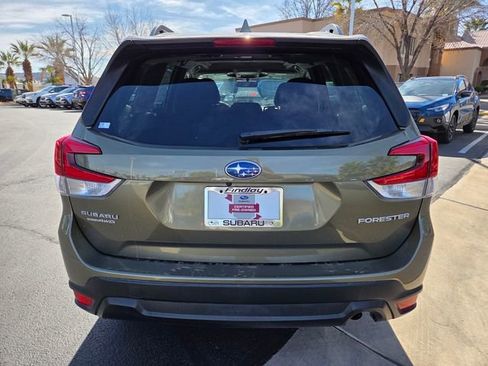 Used 2023 Subaru Forester Premium image 5