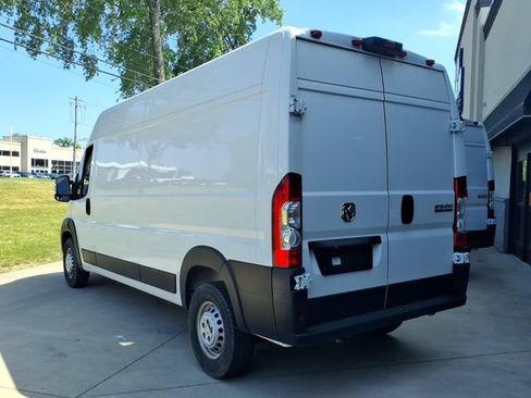 Used 2025 RAM ProMaster 2500 w/ Convenience Group FWD image 7