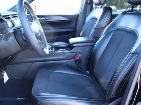 Used 2025 Jeep Grand Cherokee L Altitude AWD/4WD image 33