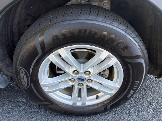 Used 2020 Ford Explorer XLT w/ Equipment Group 202A AWD/4WD image 20