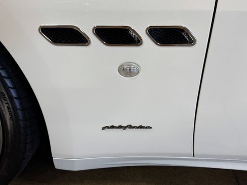 Used 2011 Maserati GranTurismo Convertible RWD image 18
