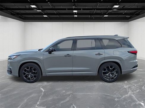 Used 2024 Lexus TX 500h AWD w/ Technology Package image 2