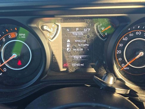 Used 2024 Jeep Wrangler Sport image 18