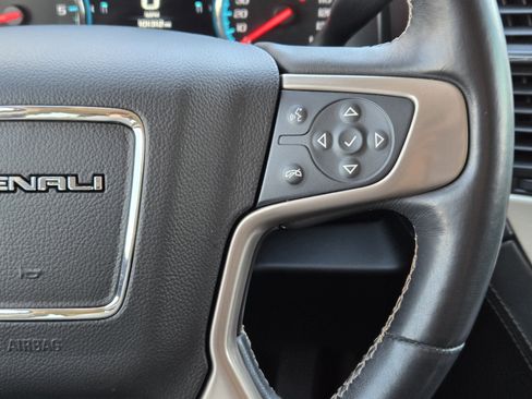 Used 2020 GMC Yukon Denali w/ Denali Ultimate Package image 34