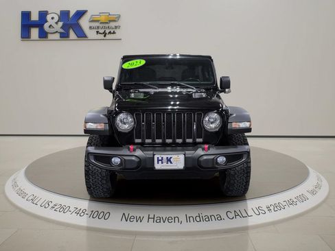Used 2023 Jeep Wrangler Unlimited Rubicon w/ Dual Top Group AWD/4WD image 2