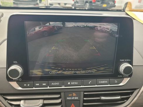 Certified 2025 Nissan Altima 2.5 SV FWD image 21