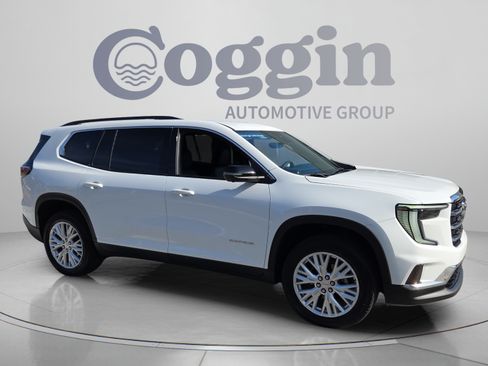 Used 2026 GMC Acadia Elevation w/ Elevation Premium Package FWD image 7