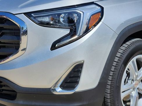 Used 2021 GMC Terrain SLE FWD image 5