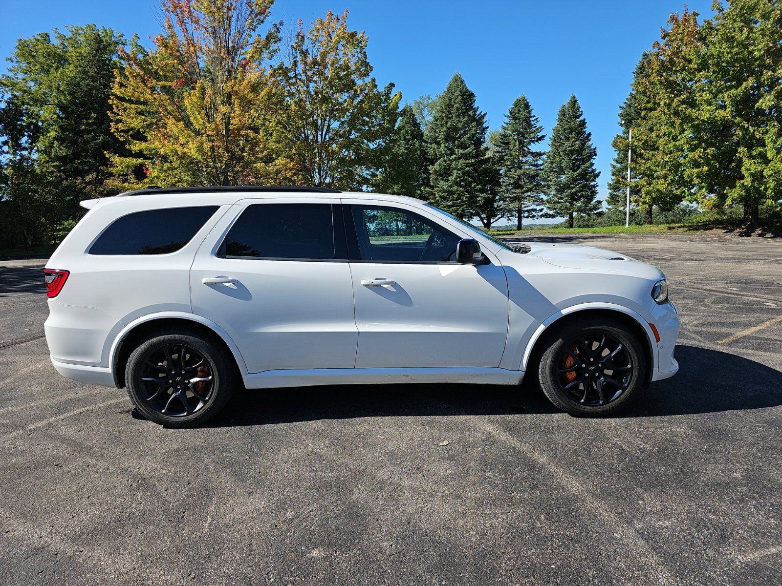 Used 2023 Dodge Durango R/T w/ Hemi Orange Plus Package AWD/4WD image 7