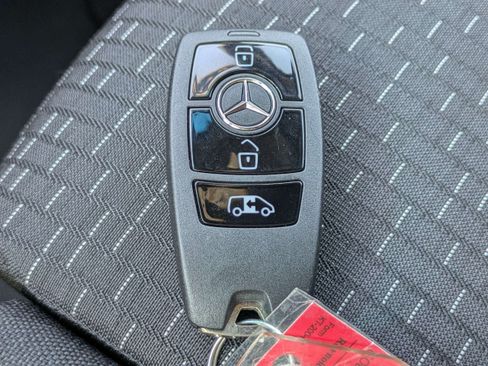 Used 2022 Mercedes-Benz Sprinter 3500 image 27