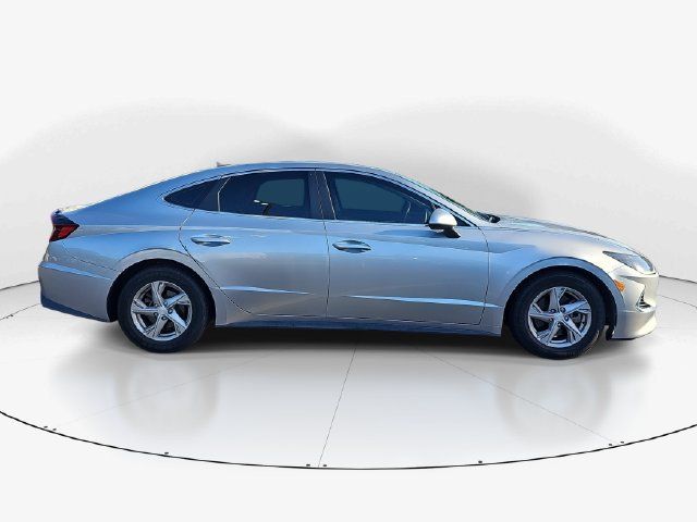 Used 2021 Hyundai Sonata SE FWD image 2