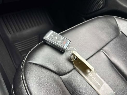 Used 2023 Jeep Grand Cherokee Limited w/ Black Appearance Package image 26