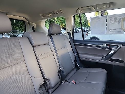 Certified 2022 Lexus GX 460 Premium w/ Premium Package AWD/4WD image 17