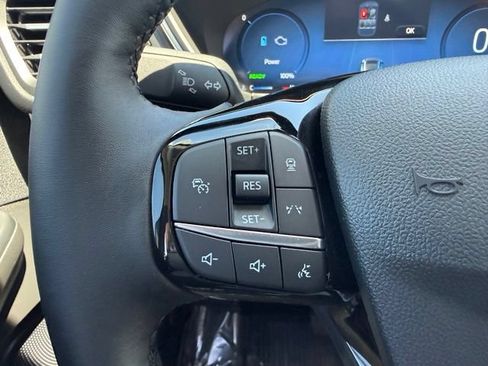 Certified 2024 Ford Escape Platinum w/ Premium Technology Package AWD/4WD image 17