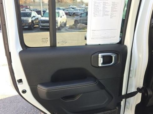 Used 2021 Jeep Wrangler Unlimited Sahara image 20