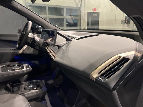 Used 2026 BMW iX xDrive45 w/ Premium Package image 40