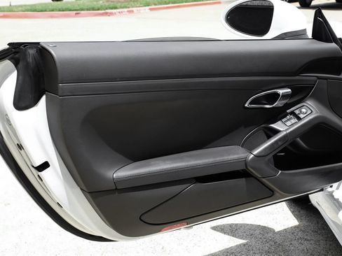 Used 2018 Porsche 718 Cayman S w/ Sportdesign Package RWD image 33