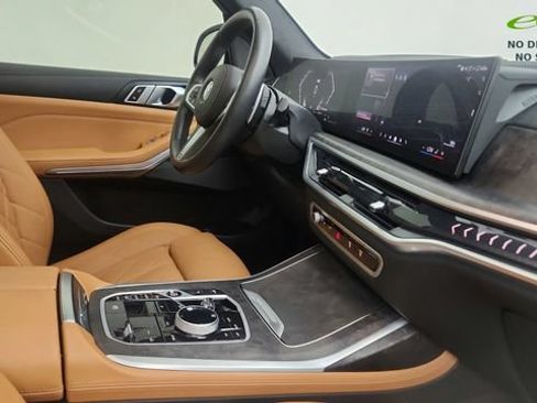 Used 2025 BMW X7 xDrive40i w/ M Sport Package AWD/4WD image 37