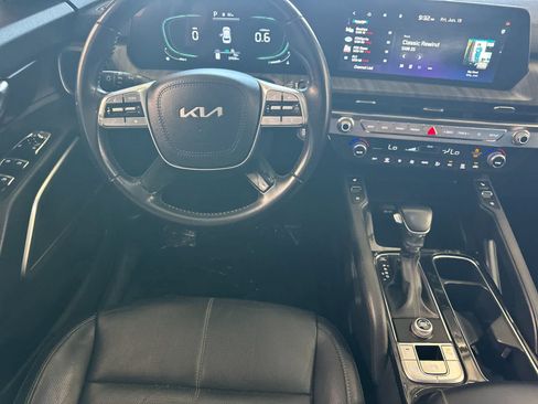 Used 2023 Kia Telluride EX w/ EX Captain's Chair Package FWD image 15