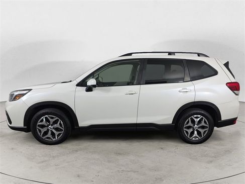 Used 2021 Subaru Forester Premium image 2