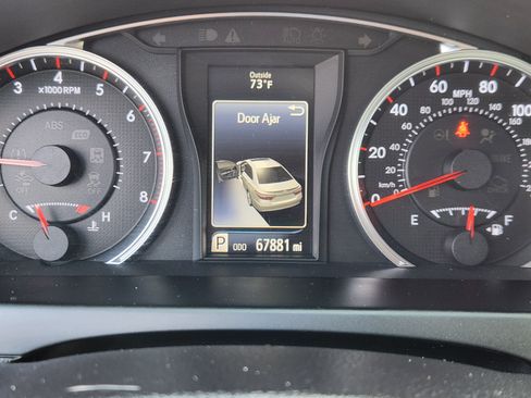 Used 2016 Toyota Camry SE FWD image 10