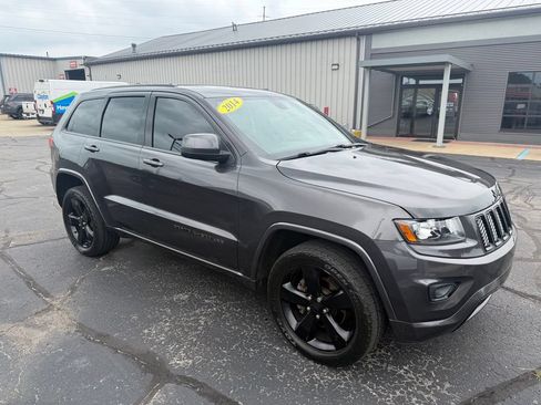 Used 2014 Jeep Grand Cherokee Altitude AWD/4WD image 3