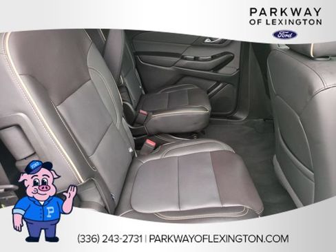 Used 2023 Chevrolet Traverse Premier w/ Redline Edition FWD image 34