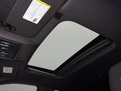 Used 2023 Chevrolet Silverado 1500 High Country w/ High Country Premium Package image 29