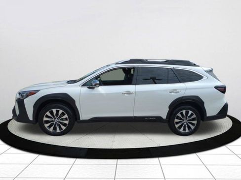 Used 2023 Subaru Outback Touring AWD/4WD image 6