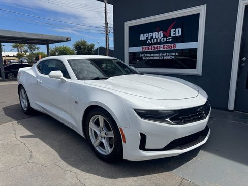 Used 2020 Chevrolet Camaro LT RWD image 1