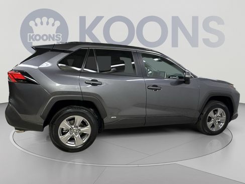 Used 2025 Toyota RAV4 XLE AWD/4WD image 21