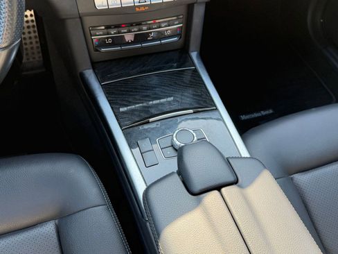 Used 2016 Mercedes-Benz E 350 4MATIC Sedan image 26