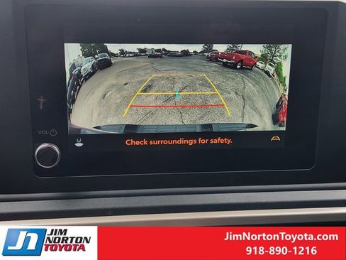 Used 2025 Toyota Tacoma SR AWD/4WD image 18