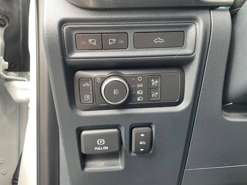 Used 2022 Ford F150 Lariat w/ Equipment Group 502A High AWD/4WD image 9