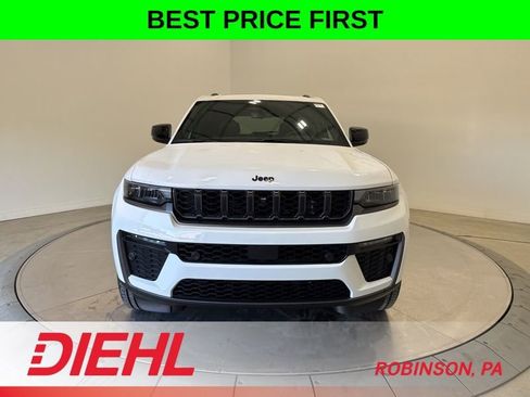 New 2026 Jeep Grand Cherokee Limited AWD/4WD image 2