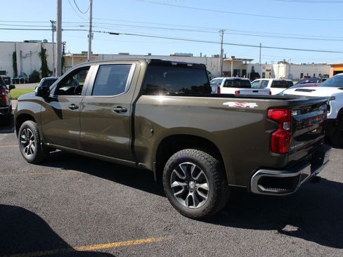 Used 2023 Chevrolet Silverado 1500 LT AWD/4WD image 5