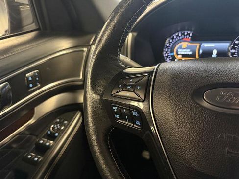Certified 2019 Ford Explorer Platinum image 11
