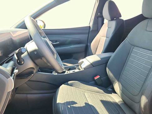 Used 2025 Hyundai Santa Cruz SE FWD image 10
