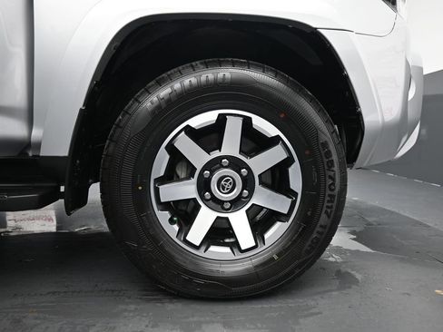 Used 2022 Toyota 4Runner TRD Off-Road Premium image 11