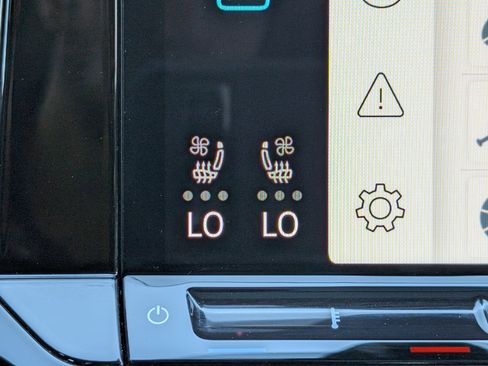 Used 2025 Volkswagen Atlas SE w/ Panoramic Sunroof Package image 33