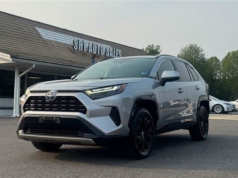Used 2022 Toyota RAV4 SE w/ SE Grade Weather Package AWD/4WD image 2