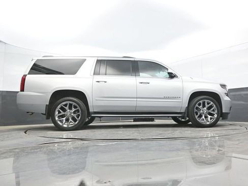 Used 2019 Chevrolet Suburban Premier AWD/4WD image 61