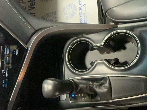 Used 2018 Toyota Camry SE image 13