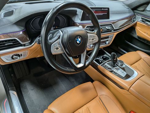 Used 2020 BMW 750i xDrive w/ Interior Design Package AWD/4WD image 17
