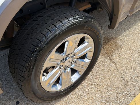 Used 2019 Ford F150 King Ranch w/ Equipment Group 601A Luxury AWD/4WD image 10
