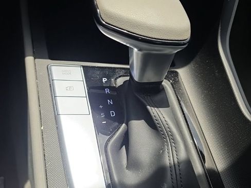 Used 2024 Hyundai Elantra SEL FWD image 11