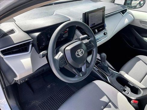 Used 2025 Toyota Corolla LE FWD image 14