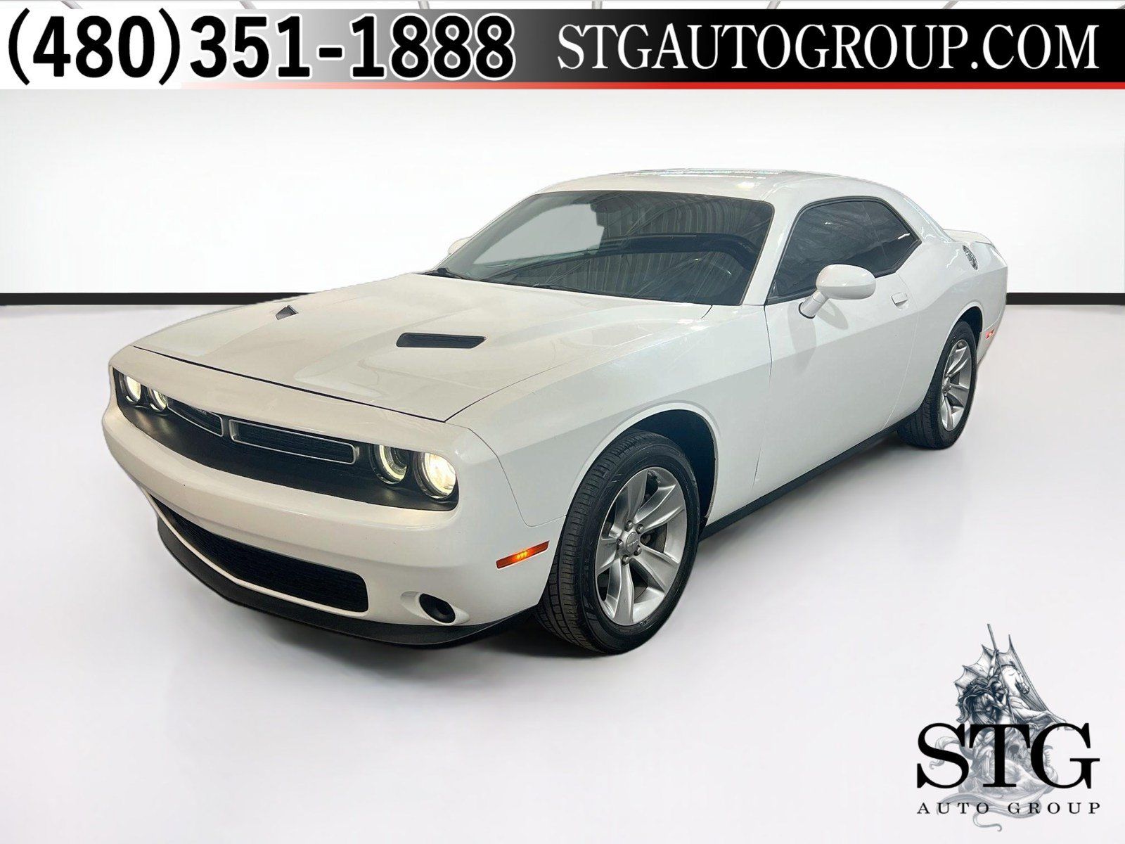 Used 2020 Dodge Challenger SXT RWD image 1